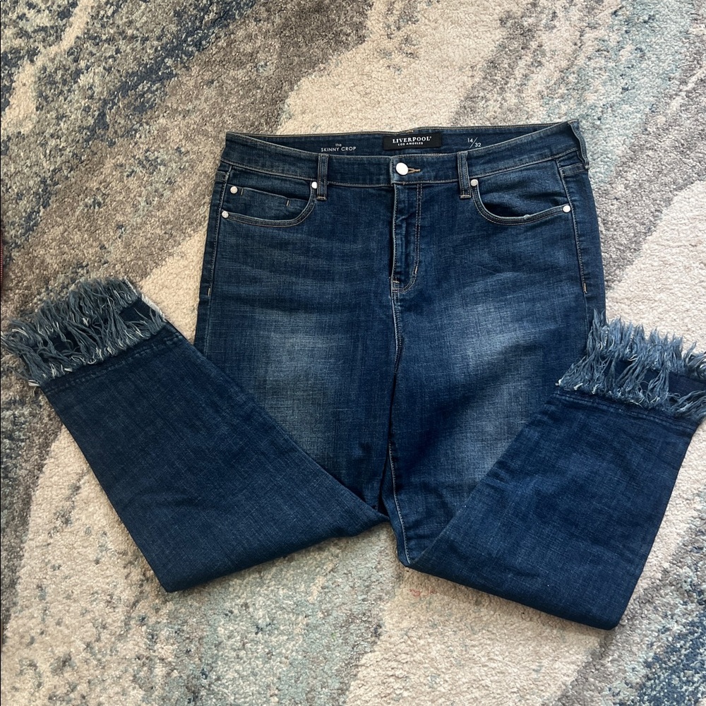 Liverpool Los Angeles Frayed Crop Skinny Jeans - Picture 2 of 16